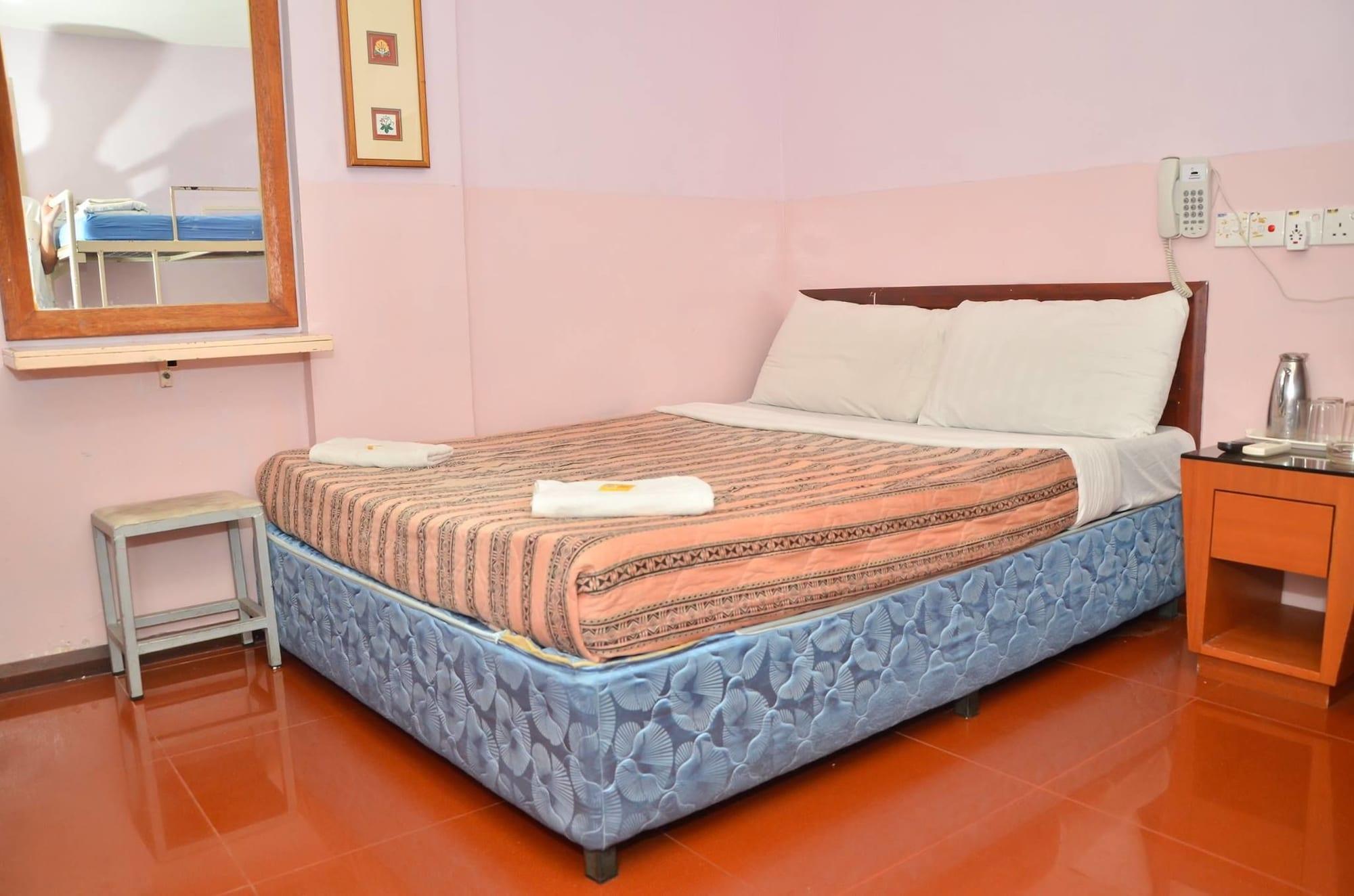J &J Hotel Кота Кинабалу Екстериор снимка