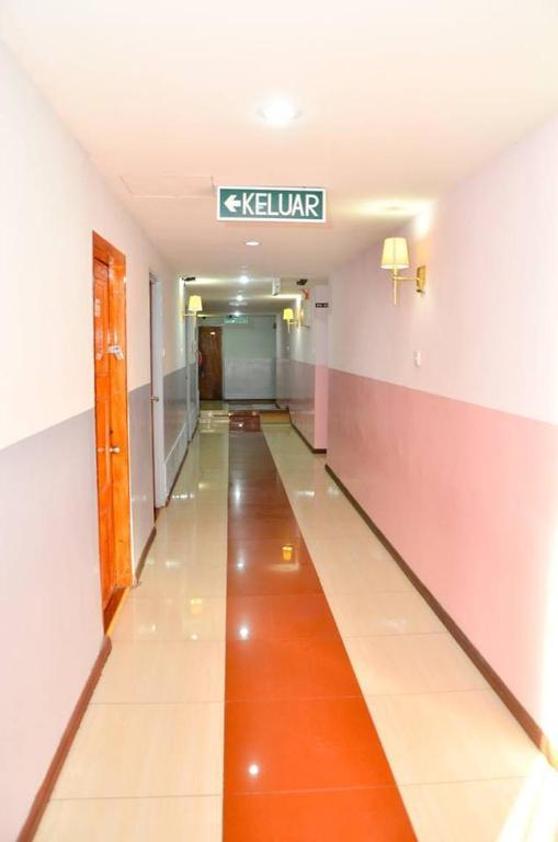 J &J Hotel Кота Кинабалу Екстериор снимка