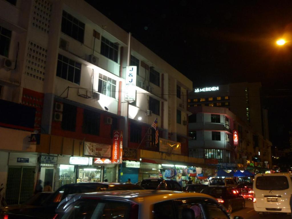 J &J Hotel Кота Кинабалу Екстериор снимка